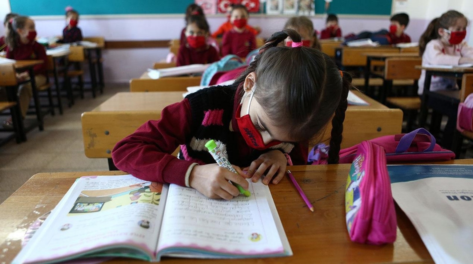 Urfa'da 697 bin öğrenci ders başı yaptı