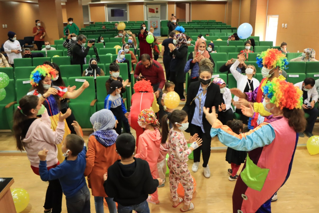 Lösemili çocuklar doyasıya eğlendi