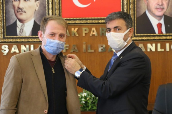 Gelecek Partisi'nden istifa edip AK Parti'ye geçti