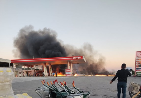 Şanlıurfa'da petroldeki araçlar alev alev yandı