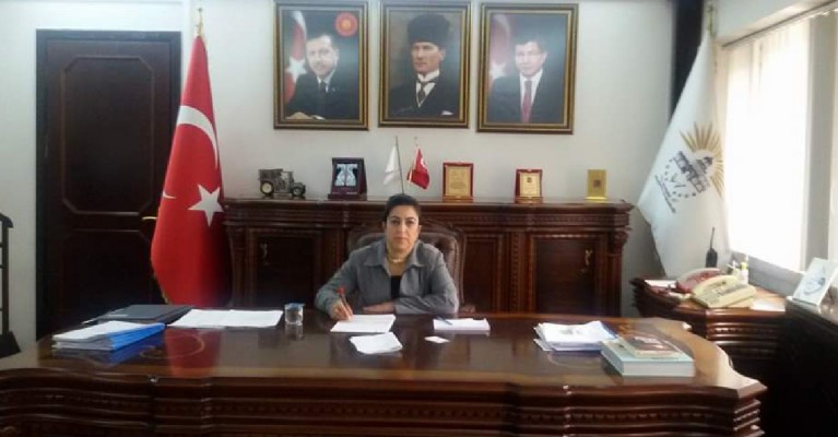 AK Partili eski başkandan acı haber