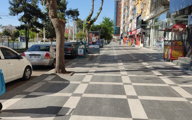 Urfa'da cadde ve sokaklar boş kaldı