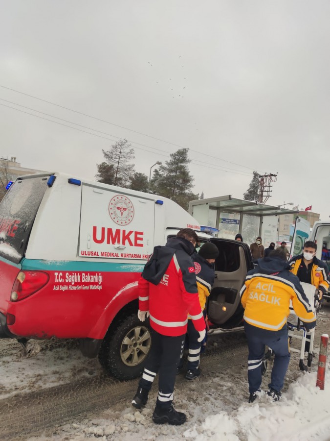 Urfa'da sağlık çalışanlarının zorlu kış mesaisi