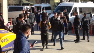 Urfa'da sokak ortasındaki cinayete ilişkin 5 zanlı adliyeye çıkarıltıldı