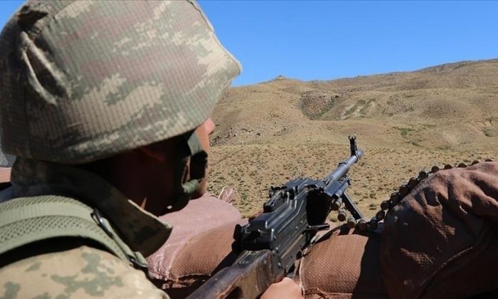 Urfa sınırında teröristler etkisiz hale getirildi