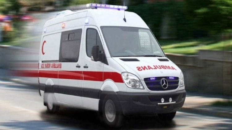 Kaçırılmak istenen kız seyir halindeki araçtan atladı