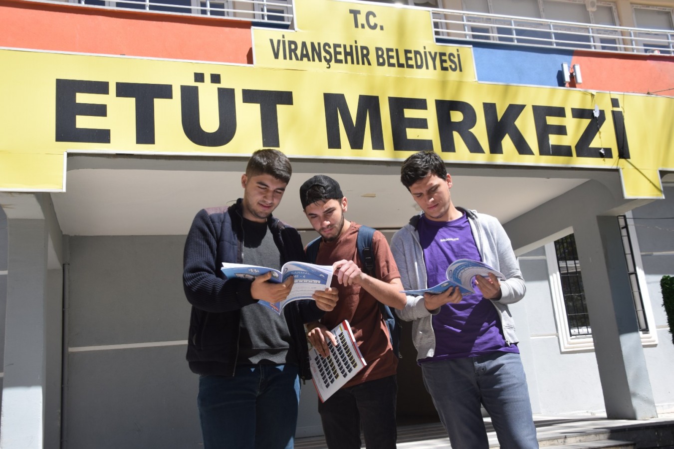 Viranşehir'deki etüt merkezleriyle öğrenciler YKS'de başarı yakaladılar