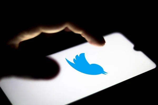 Twitter'da retweet etmek 'suça ortaklık' sayıldı