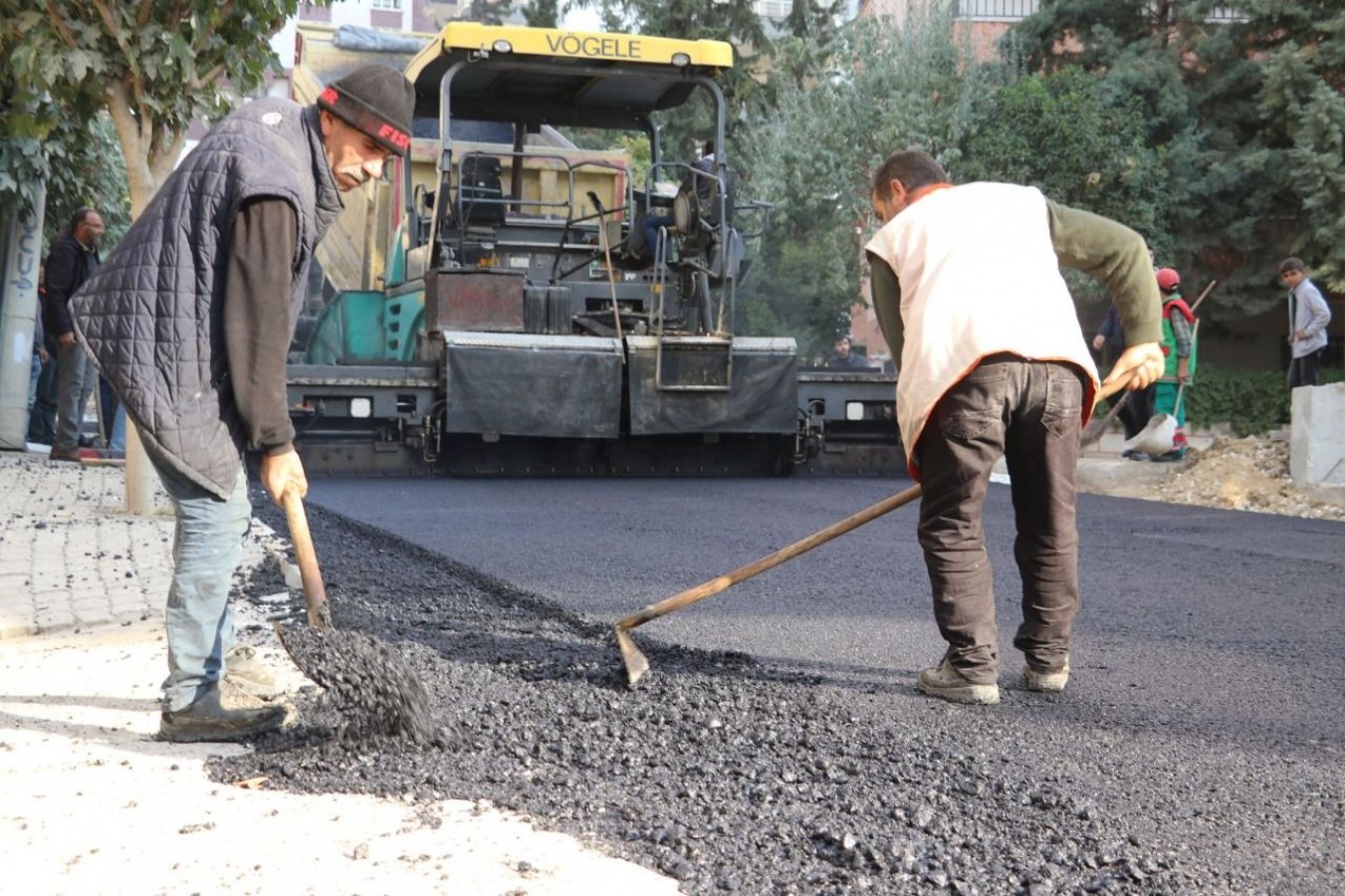Karaköprü'de asfalt yatırımı