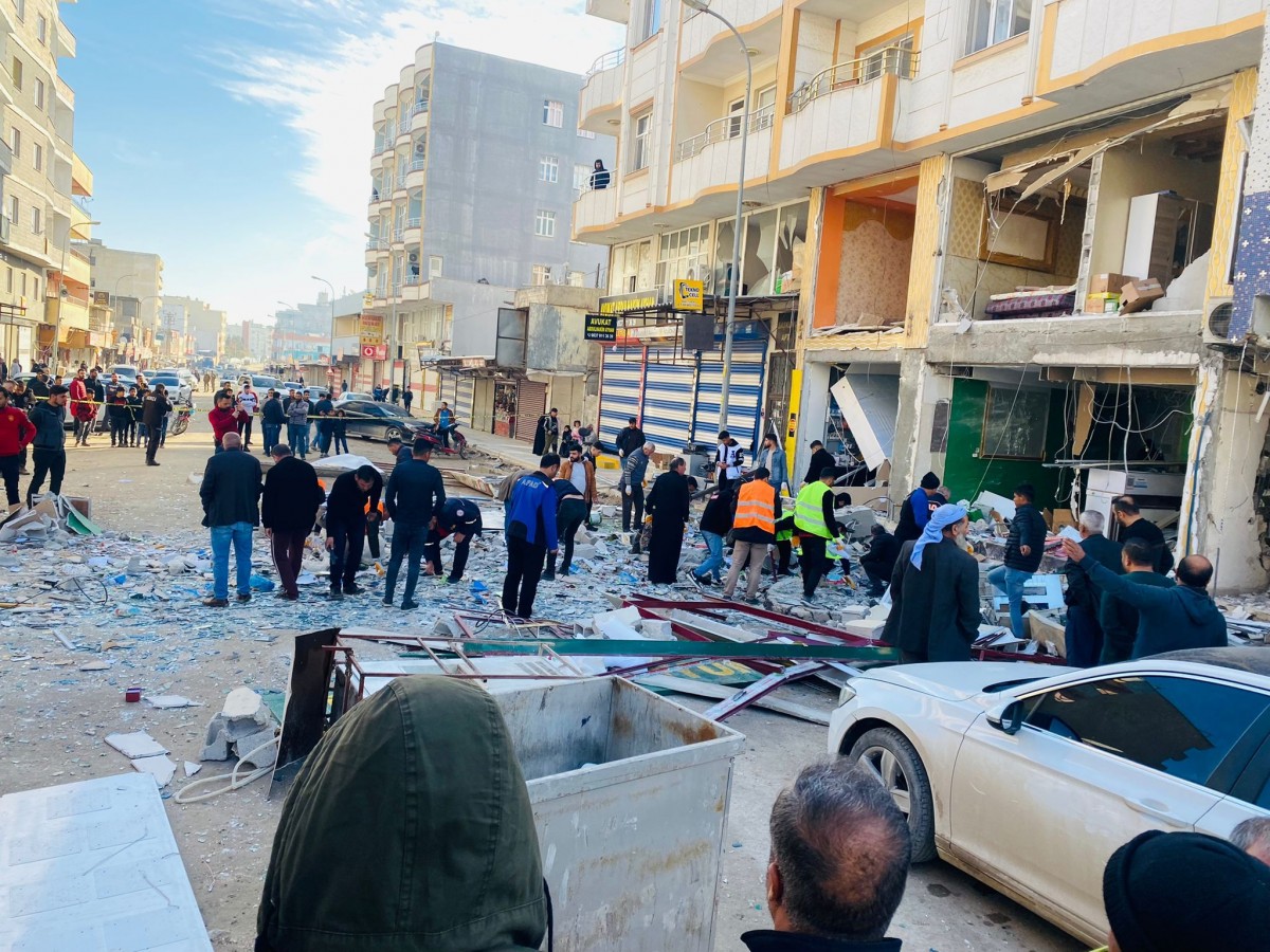 Akçakale'de bir binada patlama!