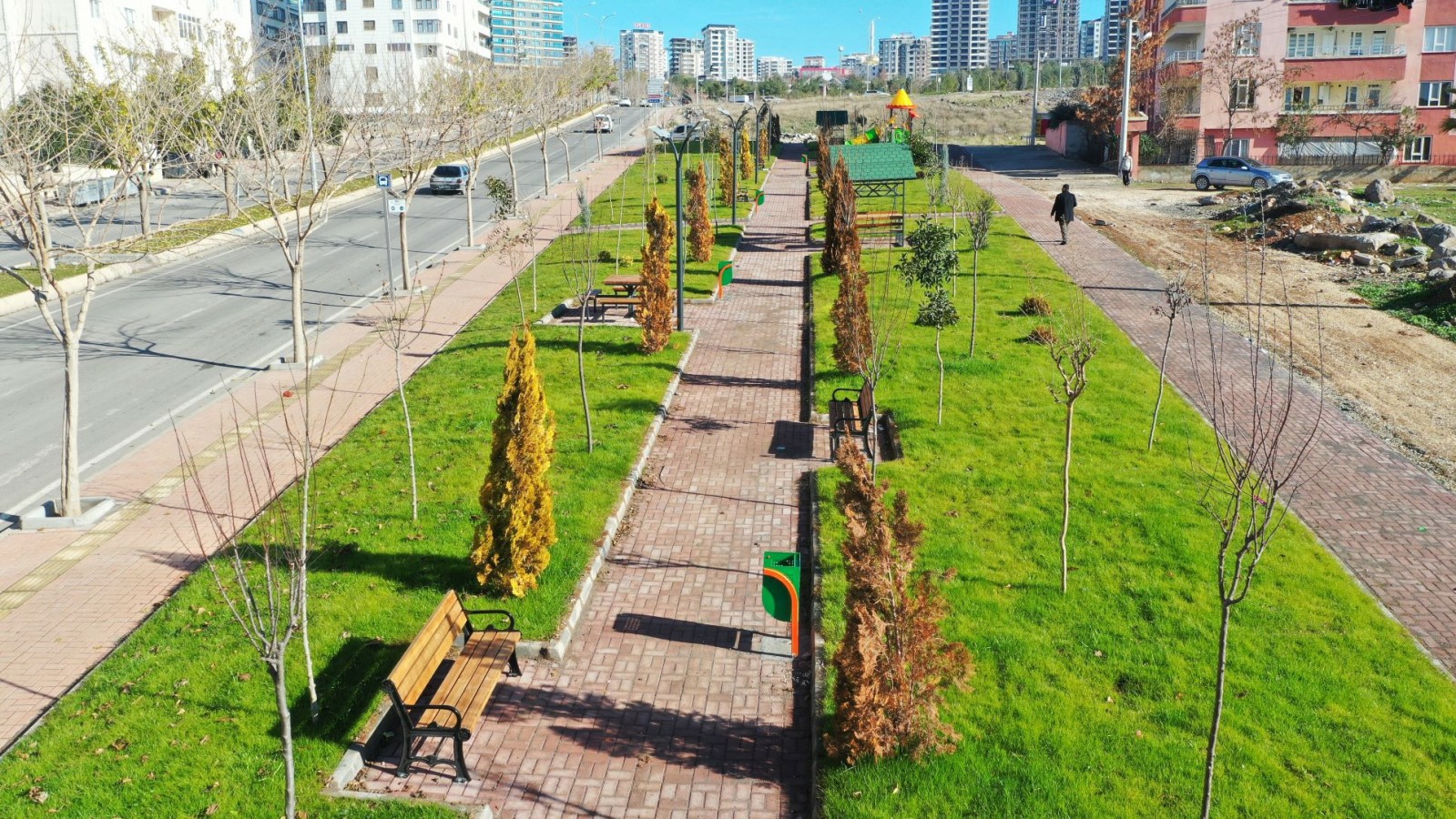 Akbayır Mahallesine yeni park kazandırıldı