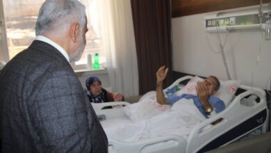 HÜDA PAR lideri Yapıcıoğlu Şanlıurfa'da depremzedeleri ziyaret etti