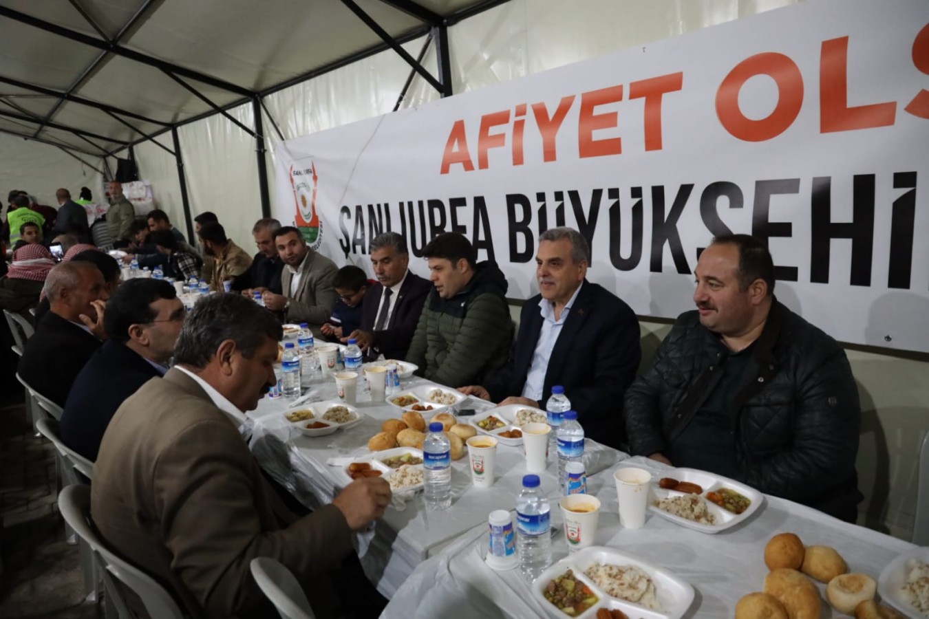 Beyazgül Viranşehir'de vatandaşlarla iftar yaptı