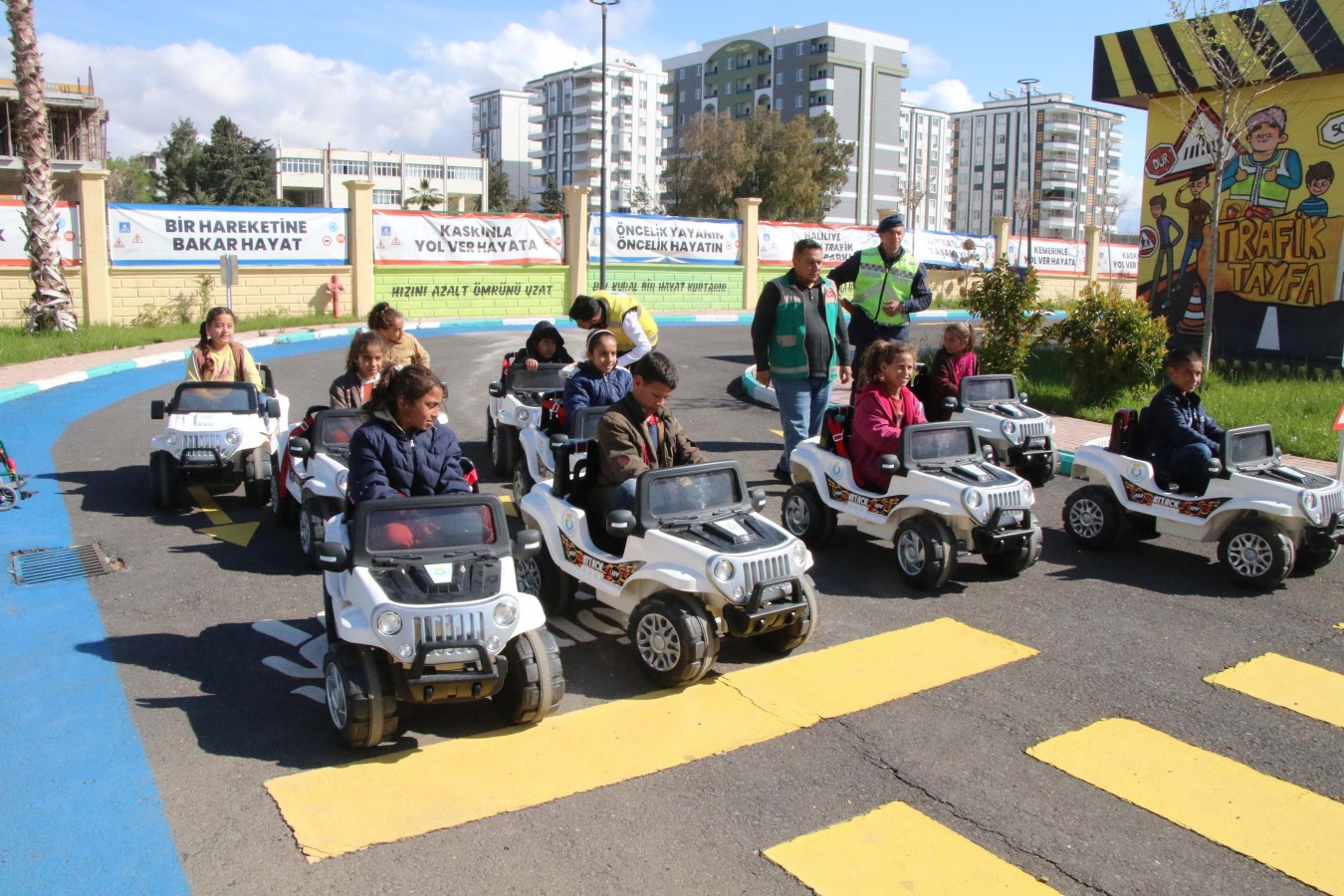 Haliliye Belediyesinden minik öğrencilere trafik eğitimi