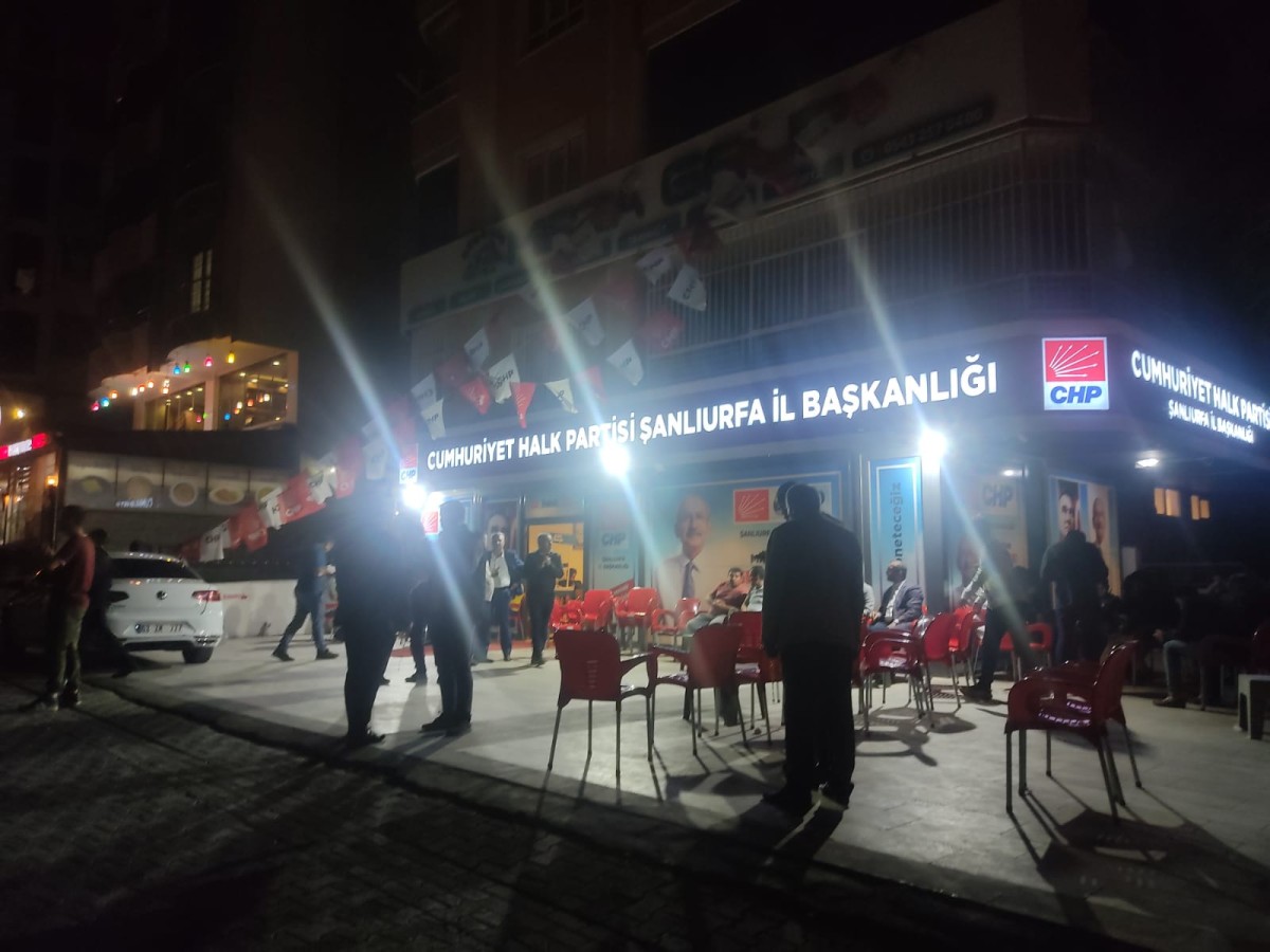Urfa'da AK Parti'de kutlama, CHP'de ise sessizlik var