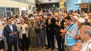 Şanlıurfa'dan kutsal yolculuğa çıkan ilk kafile dualarla uğurlandı