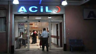 Haliliye ilçesinde iki grup arasında bıçaklı bir olay yaşandı. Kavga sırasında yaralanan bir genç hastaneye götürüldü.