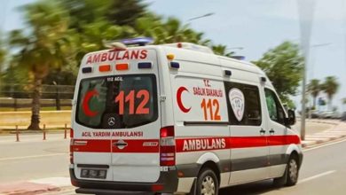 Bozova'da, sürücünün direksiyon hakimiyetini kaybetmesiyle kontrolden çıkan beton mikseri devrildi.