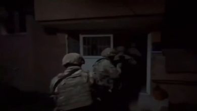 İçişleri Bakanı Ali Yerlikaya, Şanlıurfa da dahil olmak üzere 38 ilde FETÖ’ye yönelik gerçekleştirilen “Kıskaç-33” operasyonlarında 63 şüphelinin yakalandığını açıkladı.