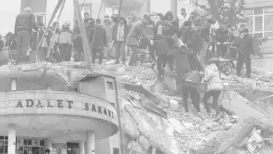 Şanlıurfa’da, 6 Şubat depremlerinin yıldönümünde büyük yıkımlara ve çok sayıda can kaybına yol açan felaketin ardından geçen 2 yıl içinde, Şanlıurfa Cumhuriyet Başsavcılığı tarafından gerçekleştirilen titiz soruşturmalar sonucunda bazı davalar sonuçlanırken, bazıları ise son aşamaya geldi.