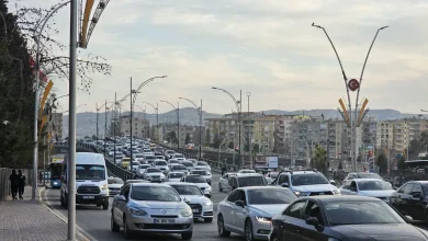 Son açıklanan verilere göre, ildeki toplam araç sayısının artış gösterdiği ve farklı araç türlerinde önemli değişiklikler yaşandığı belirtildi. Bu veriler, Şanlıurfa’daki trafik yoğunluğu ve ulaşım altyapısının iyileştirilmesi noktasında önemli bir gösterge olarak değerlendiriliyor.