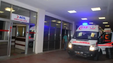 Karaköprü ilçesi Akpiyar Mahallesi’nde meydana gelen trafik kazasında iki araç çarpıştı, 4 kişi yaralandı.