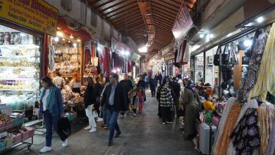Şanlıurfa Bakkallar ve Bayiler Odası, esnafın mesleki bilgi ve becerilerini artırmak amacıyla bilgi yarışması düzenledi. Yarışmaya katılanlara “hırka” ödülü verilecek.