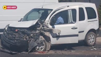 TOKİ-Evren Sanayi Sitesinde meydana gelen kazada yaralanan olmazken araçta maddi hasar oluştu.