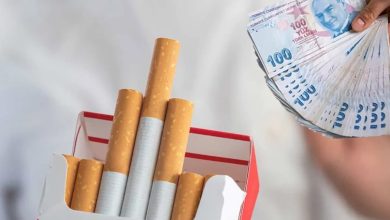 Tütün devi Philip Morris, sigara fiyatlarına ekim ayı itibarıyla yeni bir zam yaptı. Ağustos ayında gelen artışın ardından bu ay da paket başına 5 TL zam uygulanırken, firmanın ürettiği en ucuz sigara 95 TL’ye, en pahalı sigara ise 105 TL’ye yükseldi.