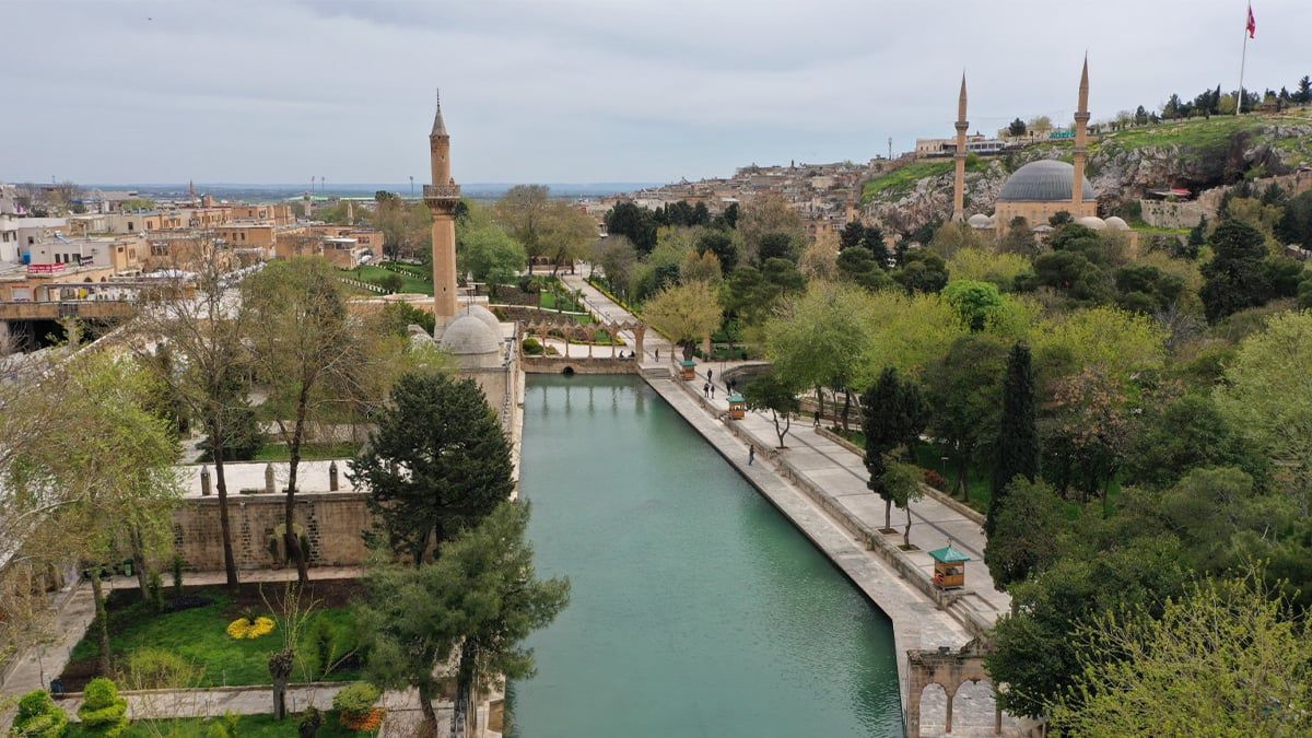 Çevre, Şehircilik ve İklim Değişikliği Bakanlığı verilerine göre Şanlıurfa, Türkiye genelinde havası en temiz şehirlerden biri oldu. Düşük sanayi yoğunluğu ve yeşil alan fazlalığı hava kalitesini olumlu etkiledi.