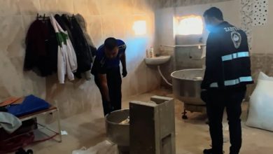 Eyyübiye Belediyesi Zabıta Müdürlüğü ekipleri, okul kantinlerinden fırınlara kadar birçok işletmede hijyen ve ruhsat denetimi gerçekleştirdi. Kurallara uymayan işletmelere cezai işlem uygulandı.