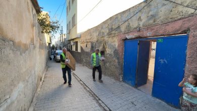 Eyyübiye Belediye Başkanı Mehmet Kuş, ilçede ihtiyaç sahibi vatandaşların kapılarını tek tek dolaşarak taleplerini yerinde tespit ediyor; söz verdiği yardımlar kısa sürede ailelerin evlerine ulaştırılıyor.