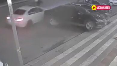 Haliliye’de direksiyon hakimiyetini kaybeden sürücü, park halindeki araçlara çarptıktan sonra olay yerinden kaçtı. Polis ekipleri şüpheliyi yakalamak için çalışma başlattı.