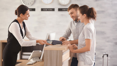 KVKK’nın yayımladığı karar, otel ve konaklama tesislerinin müşterilerden kimlik fotokopisi talep etmesinin yasal olmadığını netleştirdi. İşletmeler yalnızca kimlik numarasını almakla yükümlü olacak.