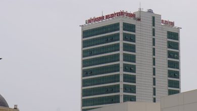 Şanlıurfa Büyükşehir Belediyesi, 52 eğitmen ve 38 beden işçisi olmak üzere toplam 90 personel alımı için başvuru sürecini başlattı. Alımlar noter huzurunda kura ve mülakat yöntemiyle yapılacak.