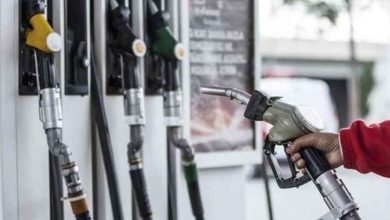 ABD’nin Venezuela’ya yönelik operasyonu sonrası petrol fiyatlarında yaşanan gerileme, akaryakıt fiyatlarında indirim beklentisini beraberinde getirdi.