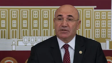 CHP Şanlıurfa Milletvekili Mahmut Tanal, TBMM’de yaptığı konuşmada Şanlıurfa’da evlenmek isteyen gençlerin başlık parası ve benzeri talepler nedeniyle ciddi ekonomik baskı altında kaldığını söyledi.