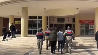 Şanlıurfa’nın Karaköprü ilçesinde bir bağ evinde meydana gelen hırsızlık olayı, jandarma ekiplerinin titiz çalışmasıyla kısa sürede aydınlatıldı.