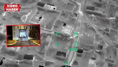 Şanlıurfa’da hakkında “tasarlayarak kasten öldürme” suçundan arama kararı bulunan şahıs, jandarma ekiplerinin düzenlediği operasyonla Viranşehir’de yakalandı. Şanlıurfa İl Jandarma Komutanlığı, kentte huzur ve güvenliğin sağlanmasına yönelik çalışmalarını aralıksız sürdürüyor. Bu kapsamda aranan şahısların yakalanmasına yönelik yürütülen operasyonlara bir yenisi daha eklendi. Viranşehir İlçe Jandarma Komutanlığı ile koordineli olarak gerçekleştirilen operasyonda, hakkında “tasarlayarak kasten öldürme” suçundan tutuklamaya yönelik arama kararı bulunan B.B., Viranşehir ilçesine bağlı Elbeğendi Mahallesinde yakalanarak gözaltına alındı. Yakalanan şahıs hakkında adli işlemlerin devam ettiği öğrenildi.