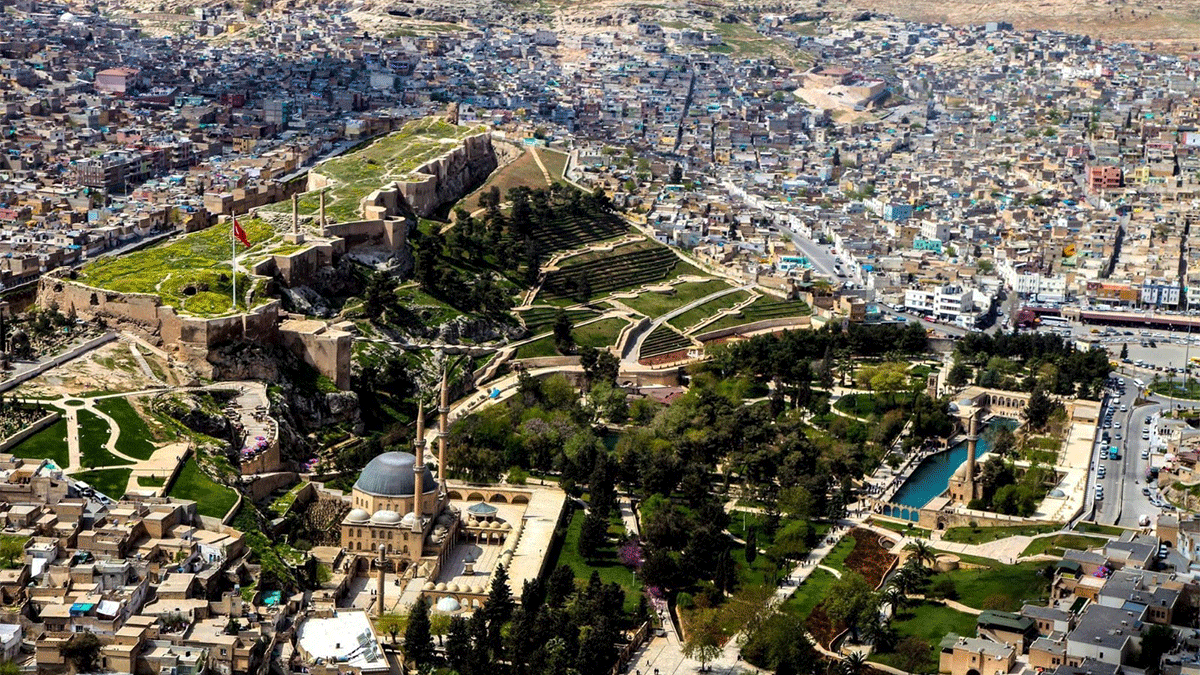 Almanya Dışişleri Bakanlığı, resmi internet sitesinde yayımladığı güncel duyuruda Türkiye’ye yönelik güvenlik ve hukuki risklere dikkat çekti. Açıklamada Şanlıurfa’nın da aralarında bulunduğu bazı sınır illeri için seyahat uyarısı yapıldı.