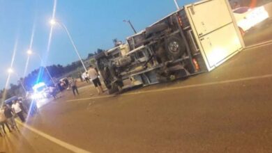 Urfa'da araçlar çarpıştı! Yaralılar kaldırıma serildi